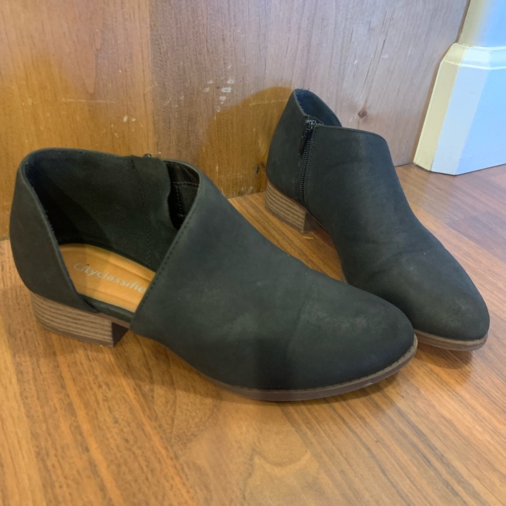 Black Suede Closed-toe Ankle Bootie